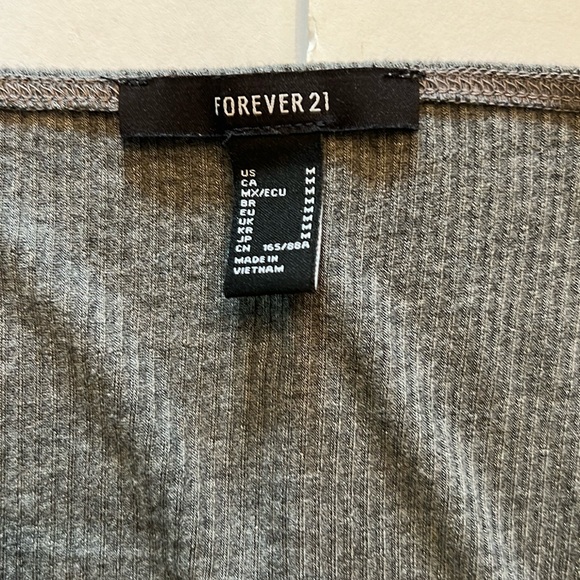 Forever 21 Juniors Square Neck Short Sleeve Tee color Gray Size Medium - Picture 5 of 11